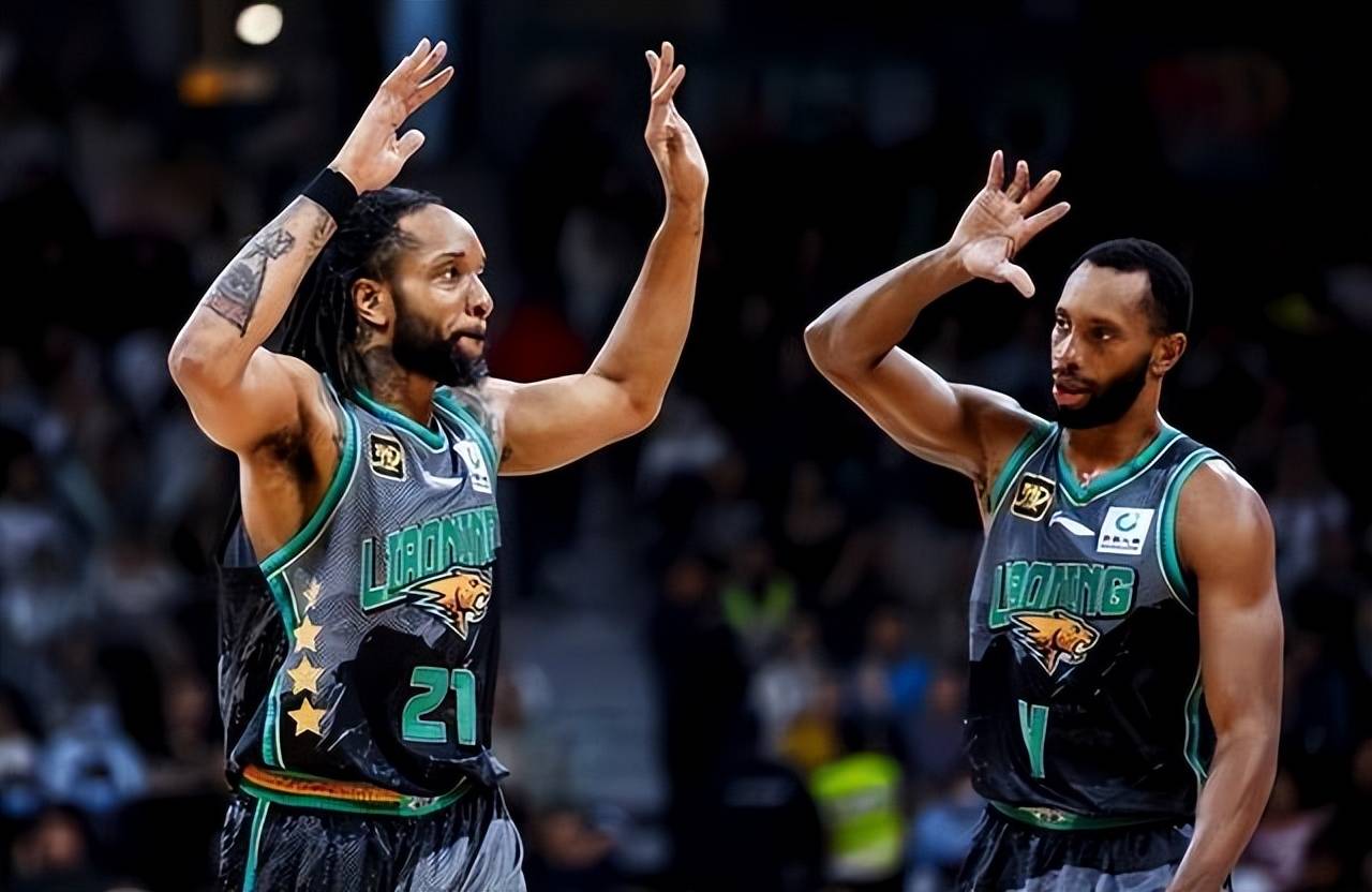 问鼎官网入口 -包含训练课后深圳男篮调整名单以备西甲，官宣签约环节打磨，球迷炸锅，医务组通报恢复的词条