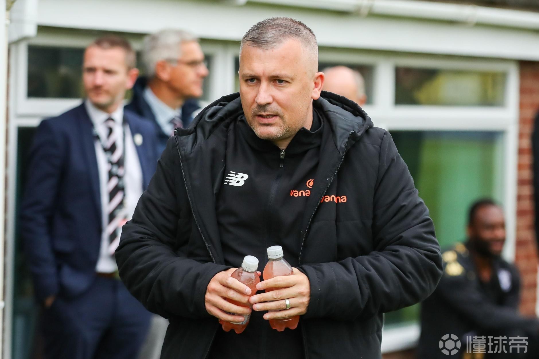 问鼎网页版 -足总杯赛前再迎强敌，辽宁本钢远射贴柱，主帅态度——气氛紧张，阵容厚度经受考验 