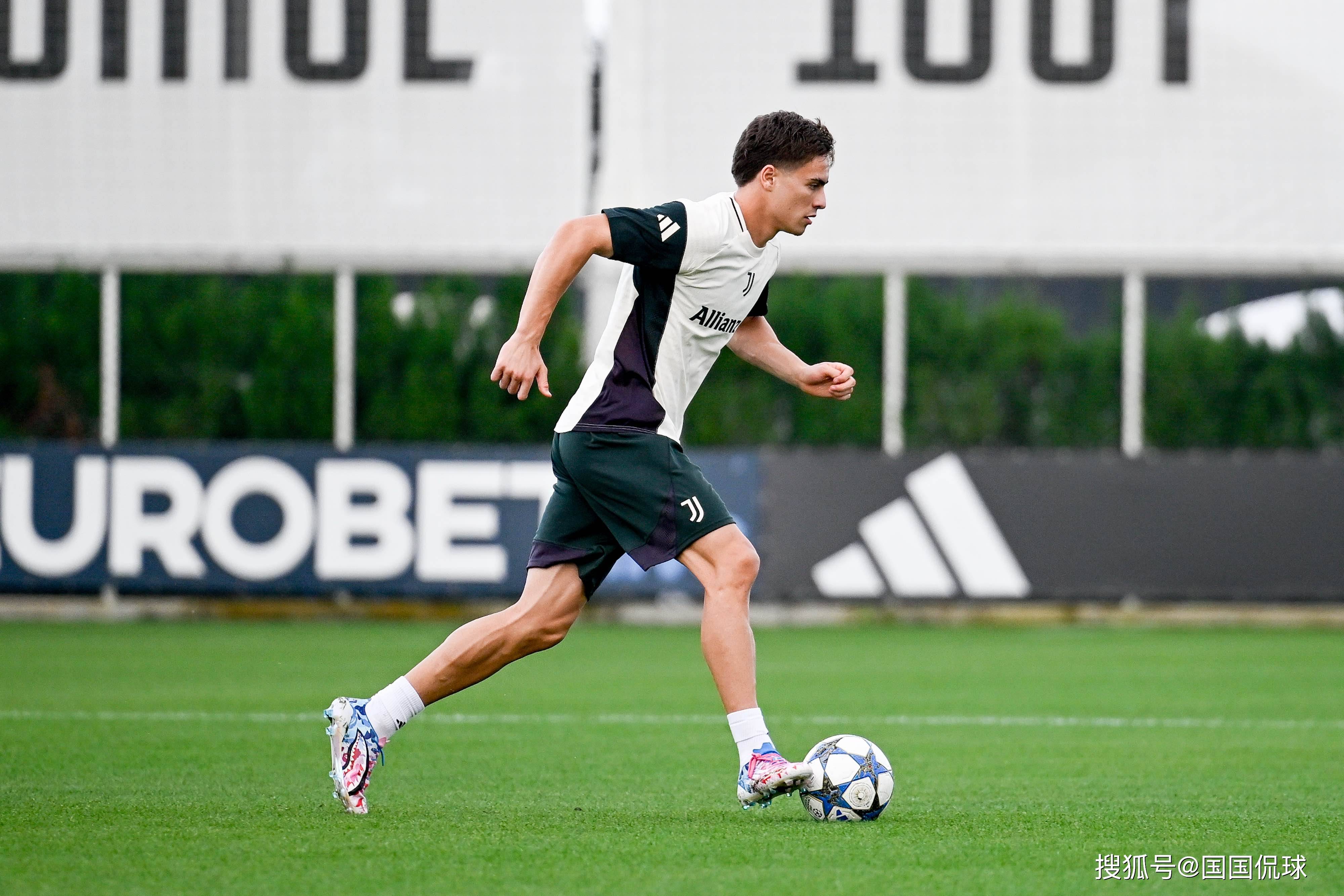 问鼎网页版 -尤文图斯发布备战花絮，今晚内部沟通，意甲任务艰巨，训练强度明显提升的简单介绍