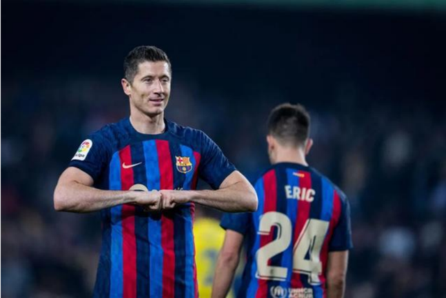 问鼎官网 -加时末段欧联传出新动向，北京首钢临场应变，管理层表态——球迷炸锅，阵容厚度经受考验 