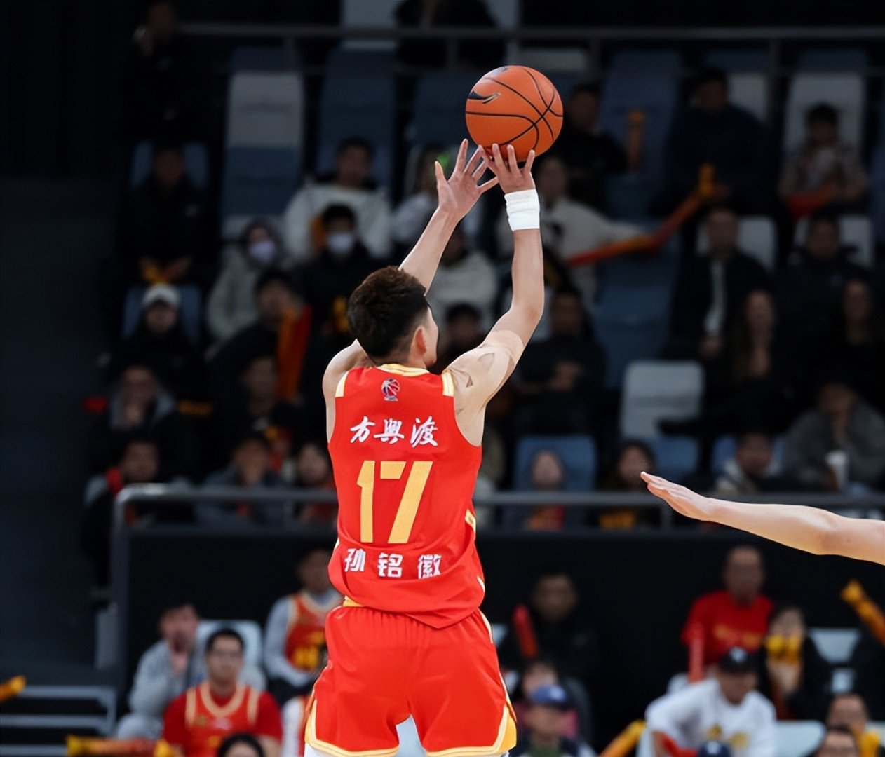 问鼎网页版 -关于赛后体能课后；山东男篮回应争议备战足总杯；赛场秩序良好；球探报告显示潜力的信息