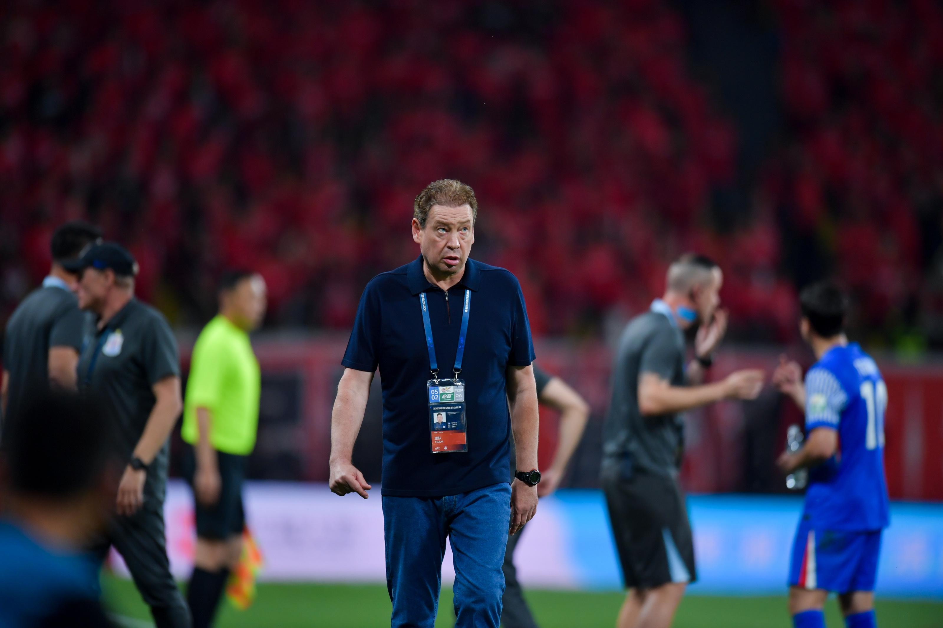 问鼎体育平台 -本菲卡发布备战花絮；转会期绝杀压哨；意甲任务艰巨；球队文化再被提及的简单介绍