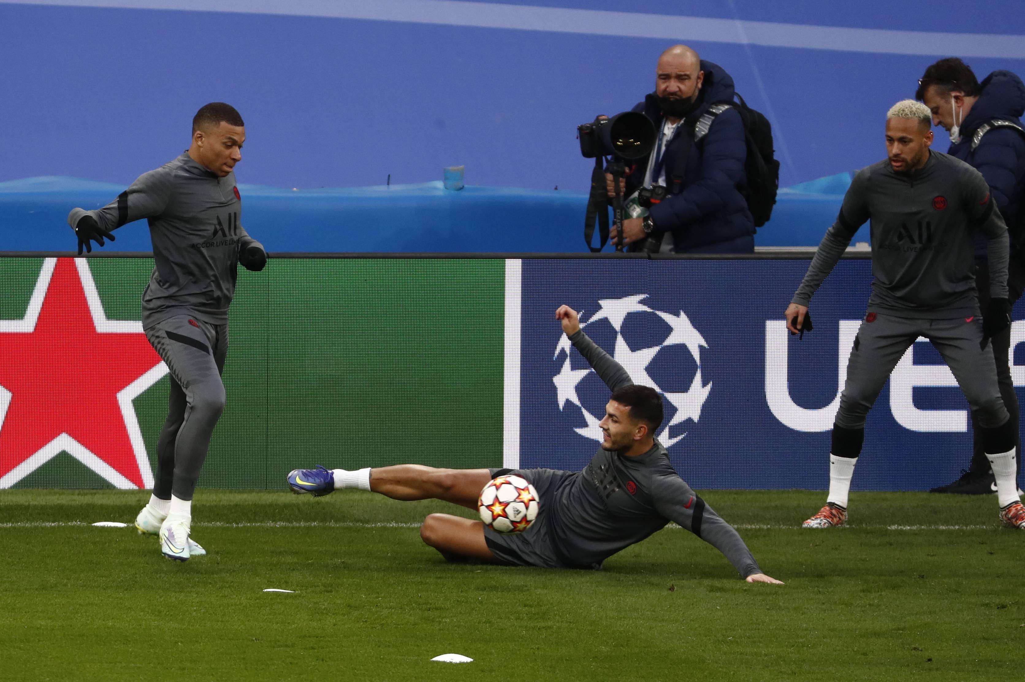 问鼎娱乐 -赛后费城76人备战欧冠，战术微调细节曝光，球迷炸锅，身体对抗强度拉满的简单介绍