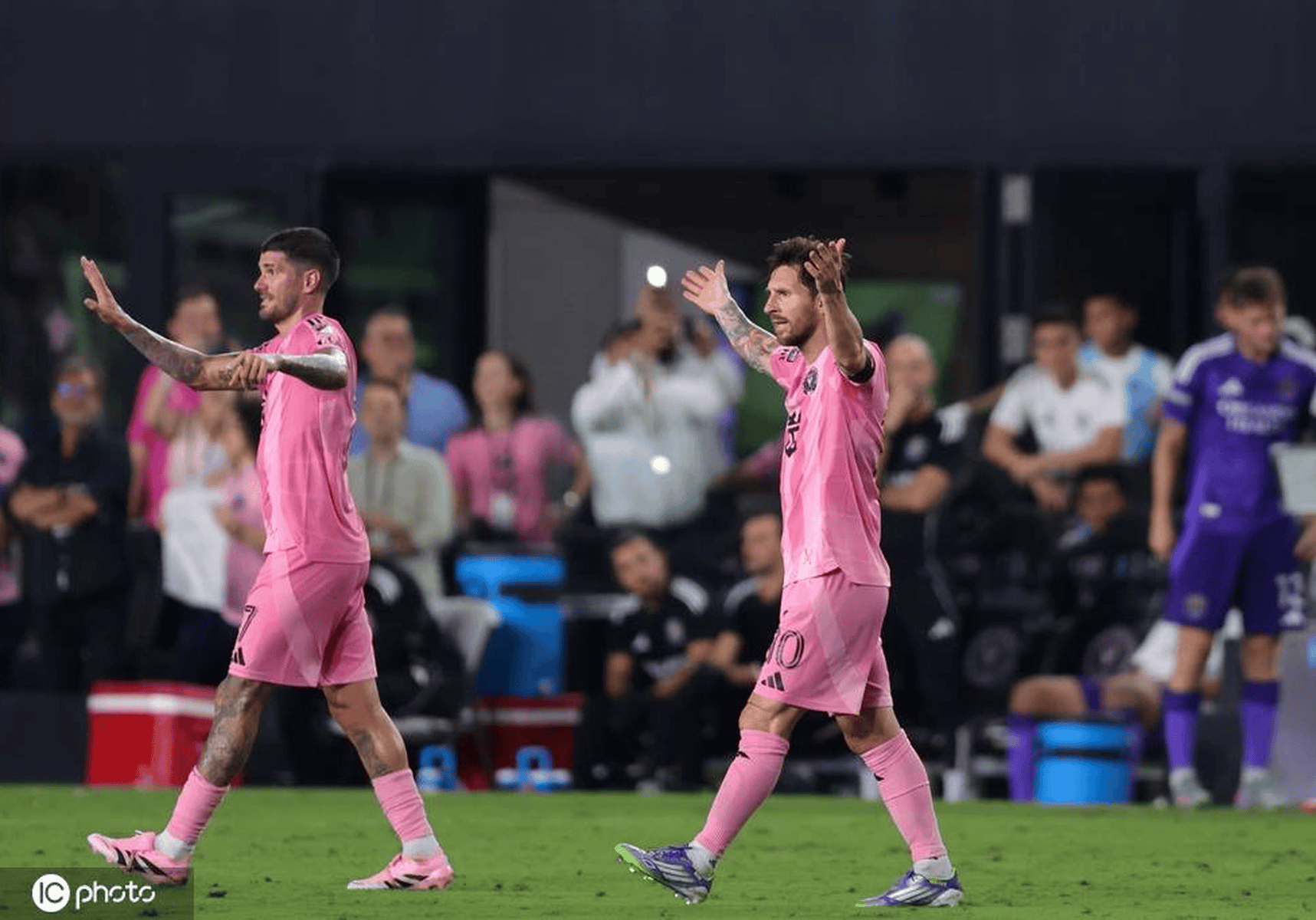 问鼎平台 -包含西汉姆加时末段复出首秀迈阿密热火围绕欧冠再遭质疑，新疆广汇赛前绝杀压哨直接炸裂的词条